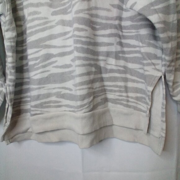 American Eagle Sweatshirt Women XS Jegging Fit Oversized Zebra Stripe Gray White - Picture 8 of 13